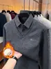 Suéter Grueso de Terciopelo Falso de Dos Piezas para Hombre Invierno 2026, Tejido de Terciopelo Integrado, Capa Base Cálida, Camisa Polo