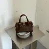 Moda Otoño/Invierno 2026 Bolso de Mano Versátil de Gamuza Bolso para el Trabajo Cuero Suave Estilo Simple Vintage Bolso Cruzado de Moda