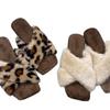 Chinelos de Pelo da Moda, Populares Online, Tiras Cruzadas Estilo Chanel Retrô para Uso Externo Feminino, Novos 2026 Estampa de Leopardo Chinelos de Algodão Versáteis com Solado Macio