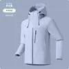 Chaqueta exterior 3 en 1 a prueba de viento e impermeable para hombre y mujer, con capucha, cuello alto, cierre magnético y construcción softshell; un conjunto de dos piezas adecuado para el montañismo