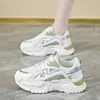 Zapatos tipo dad para mujer, nueva colección primavera/verano 2026, tenis de malla, modernos y versátiles, estilo popular, zapatos atléticos casuales de suela gruesa