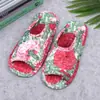 Pantuflas de Tela Pastorales Suela Suave Pantuflas Silenciosas Acolchadas de Algodón Transpirables para Mujer Venta al por Mayor Suela Delgada Venta al por Mayor Pequeña