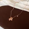 Novo conjunto de pulseira, colar e anel de moeda de ovelhinha pequeno em ouro rosa com zircônia cúbica em estilo chinês - uma coleção de joias elegante e versátil para mulheres