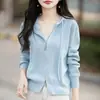 26 Outono Inverno Novo Suéter com Capuz de Zíper Duplo Manga Longa Cardigan de Tricô Cor Sólida Roupa Externa Top de Temperamento Emagrecedor Feminino