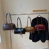 Otoño 2026 Boston Bolso de Bowling para Mujer de Gama Alta Nicho Vintage Bolso de Hombro Bolso Almohada Cruzado de Gran Capacidad