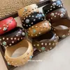 Nova pulseira de madeira com rebites redondos de flor europeia e americana, pulseira de pulso estilo étnico vintage, joias de design de nicho atacado
