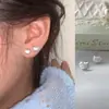 Brincos Pequenos de Gato Cartoon Fofos para Mulheres Estilo Coreano Luxo Leve Argola de Prata de Alta Qualidade Joia de Orelha Única e Bonita