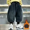 Calça Jeans de Veludo Peça Única para Meninos Inverno 26 Novos Estilos Calça Jeans Forrada com Fleece para Crianças Calça Jeans Longa Espessa para Meninos