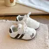 Tênis Forrest Gump para Meninas 2026 Novos Sapatos Infantis Tênis Esportivo Sapatos de Skate para Meninas Pequenas Tênis Casuais Macios para Adolescentes