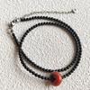 Colar com Pingente de Ônix Preto Natural e Jade Contas Feitas à Mão Design de Nicho Simples Versátil Fecho Seguro Corrente de Osso para Mulheres