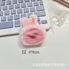 Lindo tocado de conejo, pequeño muñeco de peluche de dibujos animados de castor, accesorios, broche grueso de pez quemado, bolso, bufanda, zapatillas, decoración