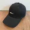 Gorra de Béisbol Bordada de Ballena Pequeña Artística Minimalista Estilo Japonés Tendencia Versátil Estudiante Moda Casual Gorra de Visera de Pato Pareja