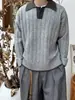 Suéter de cuello polo acanalado, con bloques de color y estilo vintage para hombre, ajuste casual y relajado, suéter de punto suelto para otoño e invierno