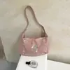 Nuevo bolso de axila bordado estilo chino para mujer, colección otoño/invierno 2026, bolso de hombro/bolso cruzado retro de gamuza con forma de media luna