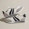 Tênis esportivo casual plano transfronteiriço europeu e americano para mulheres, novos sapatos de sola macia 2026, estilo outonal versátil, atacado disponível em tamanhos grandes