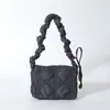 Bolso de Nube Plisado Estilo Coreano, Bolso Cuadrado Pequeño con Solapa Estilo Callejero, Bolso de Chaqueta de Algodón Relleno, Bolso Cruzado de Hombro Burbuja, Versátil y Ligero