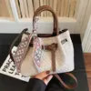 Bolso de Mano Versátil Transfronterizo Tipo Cubo Nuevo Verano 2026 Elegante Moderno Chic Bolso de Hombro Cruzado