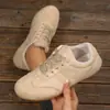Tênis leves, estilo novo, plus size, confortáveis, versáteis, com sola baixa, estilo europeu e americano, com cadarço, para primavera e outono