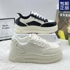 Sapatos Plataforma Esportivos Casuais Femininos Primavera e Verão 2025 Versátil Original Outono e Inverno Sola Grossa Ultra-Leve Novos Cadarços Sapatos Brancos para Mulheres