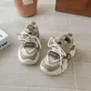 Tênis dad infantil coleção primavera e outono 2026, malha respirável, fecho de velcro, sola grossa, antiderrapante, sola macia, versátil para meninos e meninas