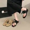 Sandalias de Dedo de Tanga con Nicho Elevador Interno para Mujer, Adecuadas para Uso al Aire Libre, Sandalias Casuales con Cordones para Vacaciones de Verano 2026 para Combinar con Vestidos