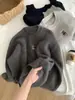 Suéter de Punto Suave y Grueso Bordado de Oso para Mujer Estilo Coreano Holgado Gris de Manga Larga Ropa Interior Cálida de Otoño e Invierno