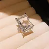 Anillo Abierto Minimalista Exagerado de Circonita Estilo Europeo y Americano, Diseño Transparente de Nicho, Sensación de Alta Gama, Joyería Exquisita de Lujo Ligero para Mujeres