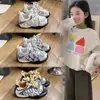 Zapatos casuales para exteriores para niños, zapatos para caminar de suela blanda para primavera/otoño, zapatillas deportivas para niñas pequeñas, de punta cerrada, antideslizantes, de malla, estilo coreano