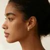 Pendientes de avión de acero de titanio de estilo europeo y americano, de moda, con detalles de diamantes, acero inoxidable 18K, pendientes de botón de perla simples y elegantes para mujer