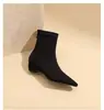 Nueva Colección Otoño/Invierno 2026: Botines Cortos para Mujer con Cremallera Trasera, Forro de Felpa, Gamuza Elástica, Tacón Grueso, Punta Fina, Corte Ajustado y Forrados de Felpa