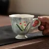 Taza de té de cerámica pintada a mano, diseño floral japonés azul y blanco bajo vidriado, taza de té kung fu, taza individual para el maestro
