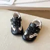 026 Otoño Nuevo Estilo Coreano Floral Suela Delgada Zapatos de Entrenamiento Alemanes para Niñas, Tenis Retro de Velcro, Zapatos Casuales