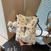 Bolsa Linda en Forma de Corazón 2026 Nueva Versátil Casual Bolso de Hombro para Estudiantes, Bolso Cruzado Ligero, Bolsa para Teléfono para Exteriores para Mujeres