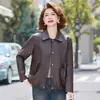 2026 Novo Estilo Elegante Lapela de Mãe Tamanho Plus Moda Retrô Solta Emagrecedora Justa Redutora de Idade Jaqueta Versátil
