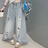 Conjunto de Verão Duas Peças para Meninas Estilo Street Casual Camiseta com Letra e Jeans Rasgado 2026 Novo Verão Hip-Hop
