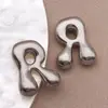 Letras de Burbuja de Acero Inoxidable 26 Letras Mayúsculas con Agujero Colgante Colgante Pequeño para DIY Collar Pulsera Accesorios de Joyería