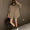 Nova camisa feminina casual solta de manga comprida com um design estiloso nas costas na cor café