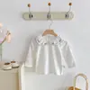 Ropa Nueva de Otoño 2025 para Niñas Camiseta Básica de Manga Larga para Bebé Cuello de Muñeca Bordado Camiseta Exterior Versátil