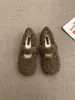 Zapatos Mary Jane planos peludos para mujer, nuevo estilo otoño e invierno 2026, forrados de felpa, cálidos, zapatos peludos de una sola tira
