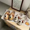 Novas Chinelos Baotou, Desenho Animado Fofo, Estilo Coreano Versátil, Pequena Fada, Sola Macia, Para Interior e Exterior, Antiderrapante, Sola Grossa, Sapatos Boken para Mulheres