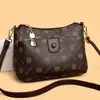 Bolso retro de alta gama para mujer 2026 nuevo estilo moderno bolso de hombro con monograma bolso cruzado versátil para el trabajo de gran capacidad