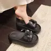 Chinelos Femininos de Verão para Uso Externo com Tira Única, Laço Estilo Francês, Sandálias de Praia, Novo Modelo 2026, Chinelos com Solado Grosso, Moda Inspirada na Chanel