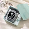 Reloj de fiesta para estudiantes, estilo frío, estilo Ins, estilo nicho universitario, azul Klein, estilo popular en línea, reloj atractivo.