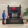 Gran Ding de Bronce, Ding de la Dinastía Shang, Ding Cuadrado, Adorno de Ding de la Dinastía Shang, Gran Ding de Bronce Entregado en su Puerta e Instalado