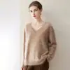 %Cachemir utiliza hilo Consinee, un nuevo suéter de punto base de cuello suelto otoño/invierno, con acabado cepillado