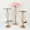Adereços de Casamento Estilo Europeu Vaso de Flores de Ferro Forjado Decoração da Mesa Principal Arrumador de Flores Mesa de Assinaturas Suporte de Flores de Cristal Recipientes Ornamentos de Flores de Mesa