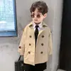 Comércio Exterior Roupas Infantis Jaqueta Original para Meninos Primavera e Outono Casaco Trench Coat Solto Infantil 2026 Novo Casaco Trench Coat para Meninos Estilo Britânico