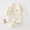 Macacão quentinho para bebê feito de algodão de ar, manga longa, macacão para engatinhar com abertura lateral, roupa para recém-nascido, peça externa sem costura para outono e inverno