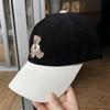 Gorra de béisbol vintage de pana de otoño e invierno, versión coreana de oso bordado, color a juego, linda gorra nueva para pareja