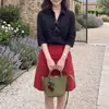 2026 Verão Super Estiloso Conjunto de Roupa Estilo Old Money para o Dia a Dia Casual Camisa Branca Fina com Proteção Solar Conjunto de Saia Feminino